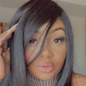 Meet your Posher, Naomi